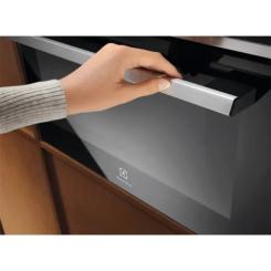 Микроволновая печь Electrolux EVM8E09X Фото 4