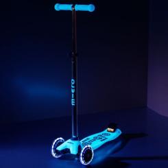 Самокат Micro серії Maxi Deluxe Glow LED" Синій кришталь" Фото 6