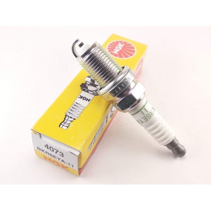 Свеча зажигания NGK 4073 BKR6EYA-11 Фото